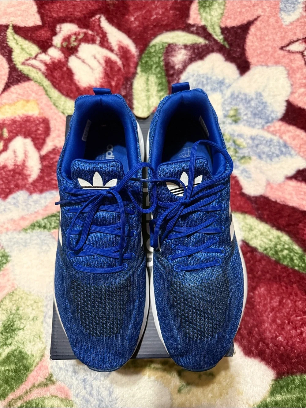Adidas Sneakers
